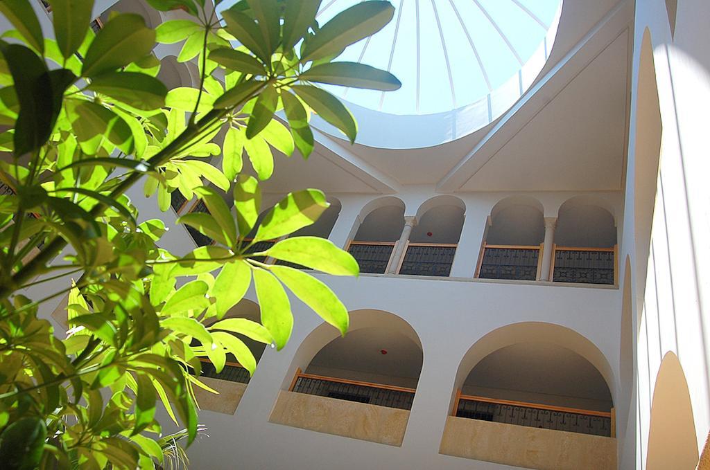 Miramar Petit Palais Hotel Мидун Екстериор снимка
