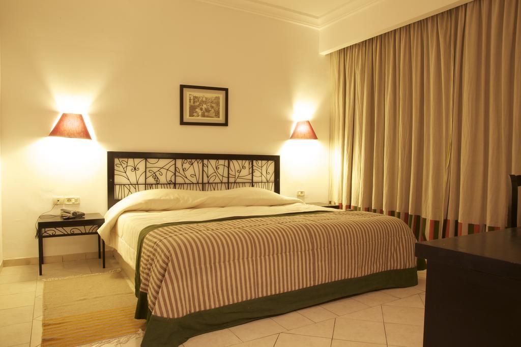 Miramar Petit Palais Hotel Мидун Екстериор снимка